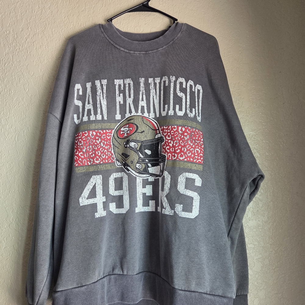 NFL 49ers Gray and Red Sweatshirt